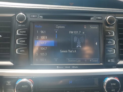 Used 2018 Toyota Highlander XLE image 19