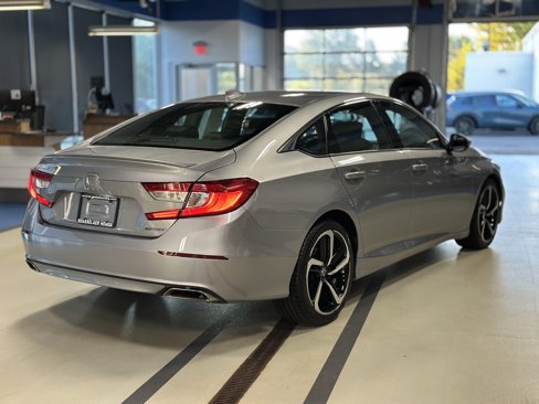 Used 2018 Honda Accord Sport image 4