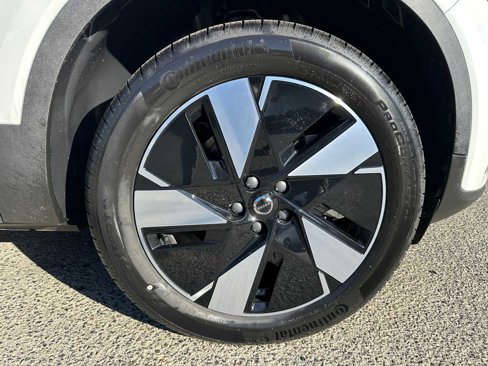 Certified 2024 Volvo C40 Recharge Core w/ Climate Package image 9