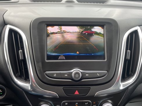 Used 2020 Chevrolet Equinox LT w/ Driver Convenience Package image 3