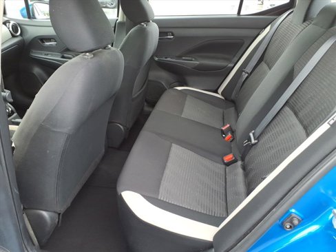 Used 2022 Nissan Versa SV image 7