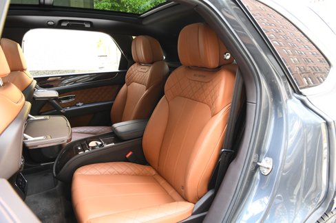 Used 2017 Bentley Bentayga image 11