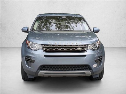 Used 2019 Land Rover Discovery Sport SE image 5