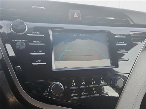 Used 2019 Toyota Camry LE image 14