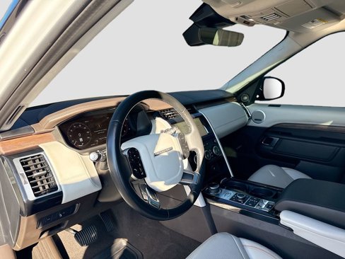Used 2019 Land Rover Discovery HSE Luxury image 9