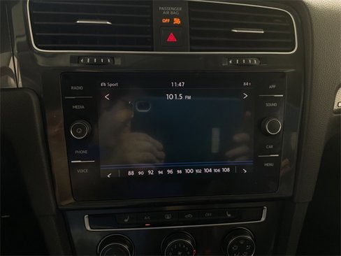 Used 2019 Volkswagen Golf Alltrack S image 22
