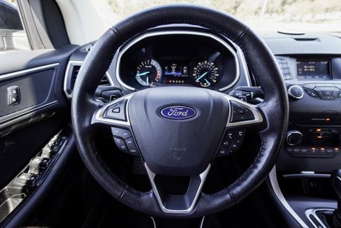 Used 2017 Ford Edge SEL image 15