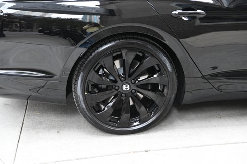 New 2026 Bentley Flying Spur Azure image 23