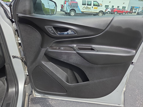 Used 2020 Chevrolet Equinox LT image 17