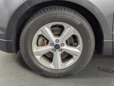 Used 2018 Ford Edge SE image 10