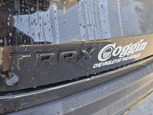 Used 2024 Chevrolet Trax RS w/ Sunroof Package image 16