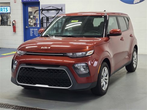 Used 2022 Kia Soul LX image 9