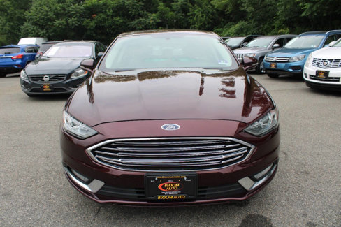Used 2017 Ford Fusion SE w/ Equipment Group 201A image 3