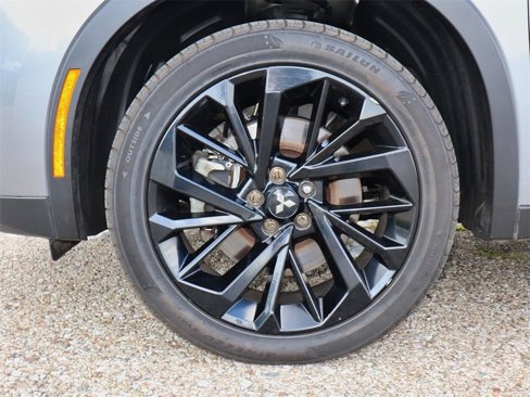 Used 2022 Mitsubishi Outlander SEL Black Edition image 9