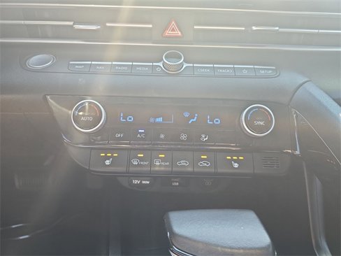 Used 2024 Hyundai Elantra SEL w/ Convenience Package image 19
