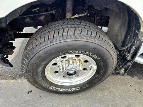 Used 2001 Ford F350 XL image 15