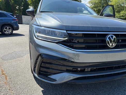 Used 2024 Volkswagen Tiguan SE R-Line image 28