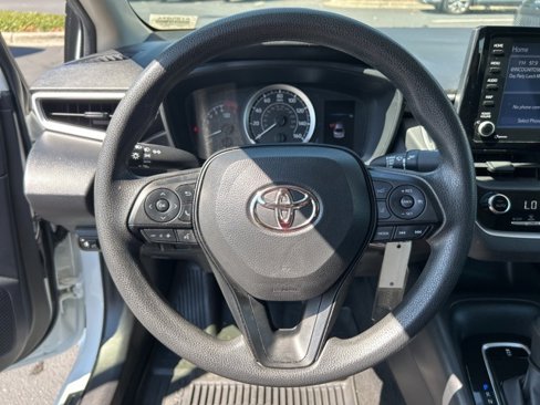 Used 2022 Toyota Corolla LE image 16