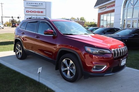 Used 2019 Jeep Cherokee Limited image 3
