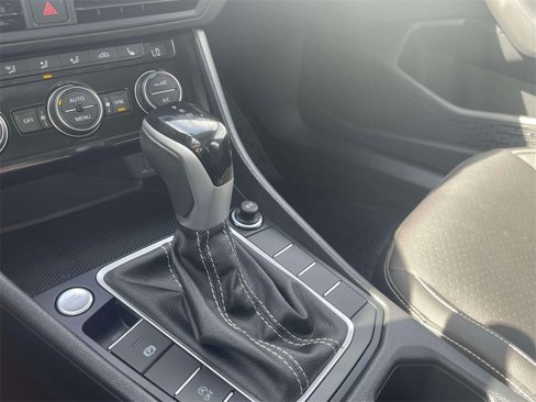 Used 2023 Volkswagen Jetta SE image 30