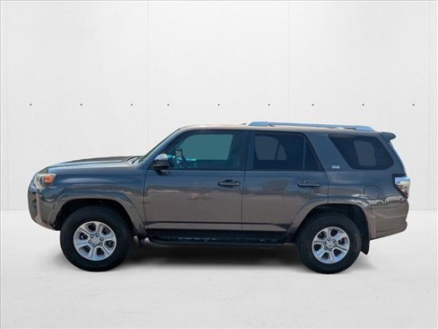 Used 2014 Toyota 4Runner SR5 image 8