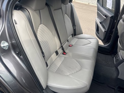 Used 2023 Toyota Camry SE image 15