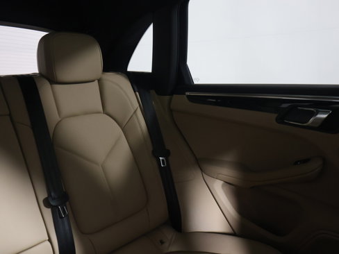 New 2025 Porsche Macan image 17