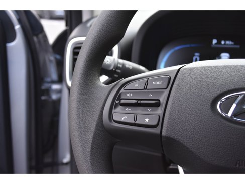 New 2025 Hyundai Venue SE image 20