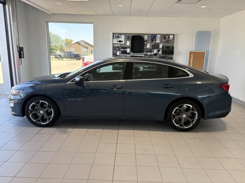Used 2024 Chevrolet Malibu LT image 2
