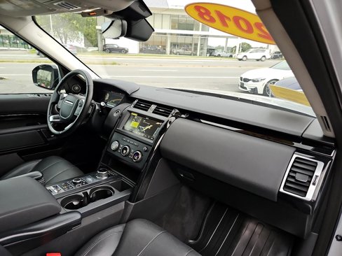 Used 2018 Land Rover Discovery SE image 43