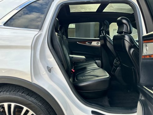 Used 2016 Lincoln MKX Reserve w/ Luxury Package image 16