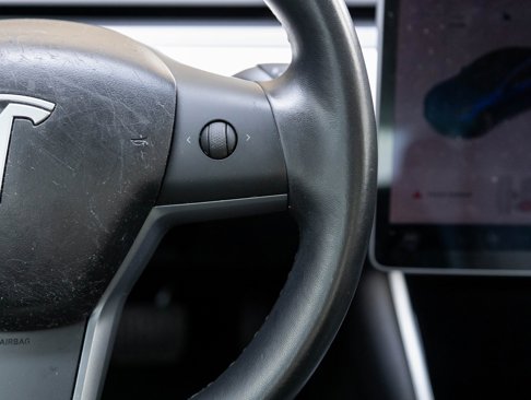 Used 2018 Tesla Model 3 Long Range image 16