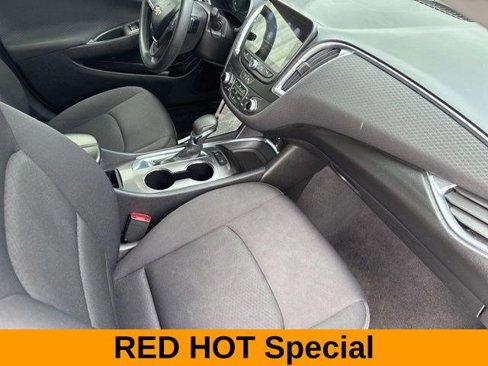Used 2021 Chevrolet Malibu LT image 39