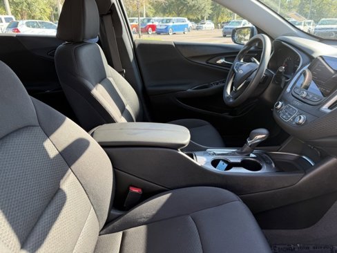 Used 2024 Chevrolet Malibu LT image 9