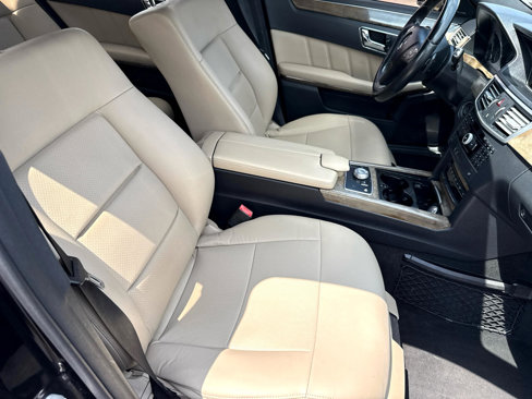Used 2010 Mercedes-Benz E 350 4MATIC Sedan image 22