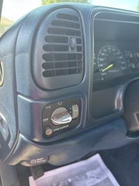 Used 1999 Chevrolet Suburban 2WD w/ Preferred Equipment Group 3 image 30