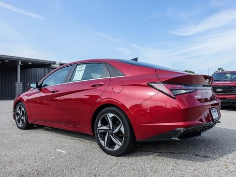 Used 2021 Hyundai Elantra Limited image 13