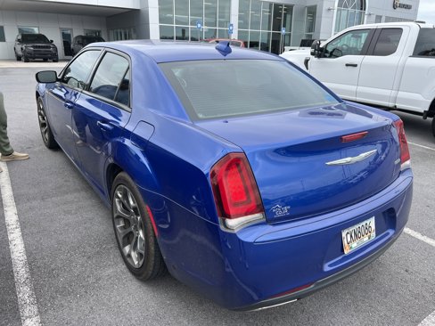 Used 2018 Chrysler 300 Touring w/ Sport Appearance Package image 4