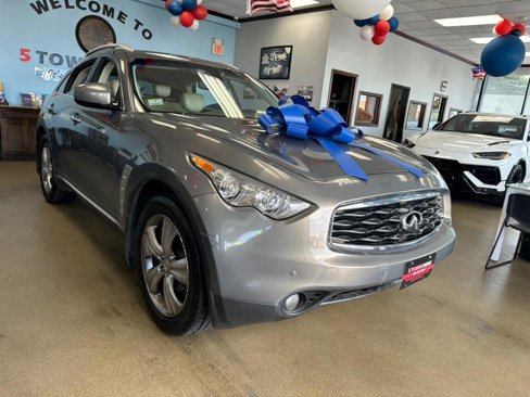 Used 2009 INFINITI FX35 AWD w/ Technology Pkg image 2