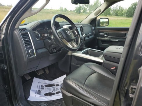 Used 2017 RAM 1500 Laramie w/ Convenience Group image 10