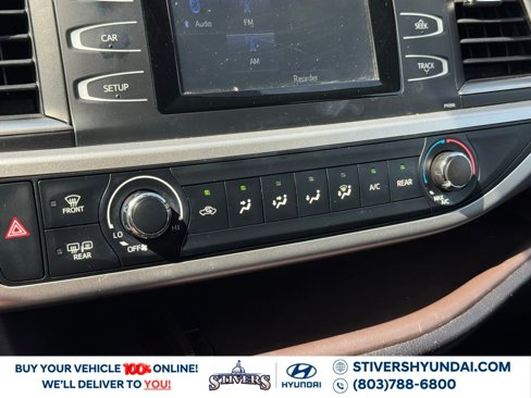 Used 2017 Toyota Highlander LE image 32