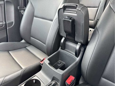 Used 2018 Volkswagen Golf SE image 28