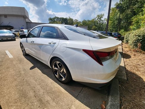 Used 2023 Hyundai Elantra SEL w/ Convenience Package image 10