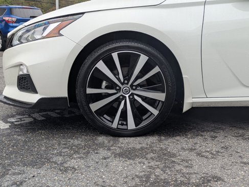Used 2021 Nissan Altima 2.5 SR w/ SR Premium Package image 8