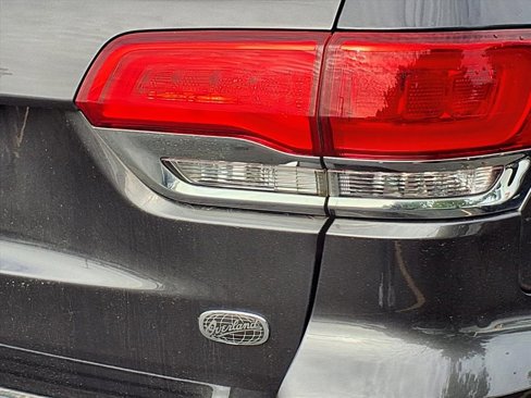 Used 2018 Jeep Grand Cherokee Overland image 25
