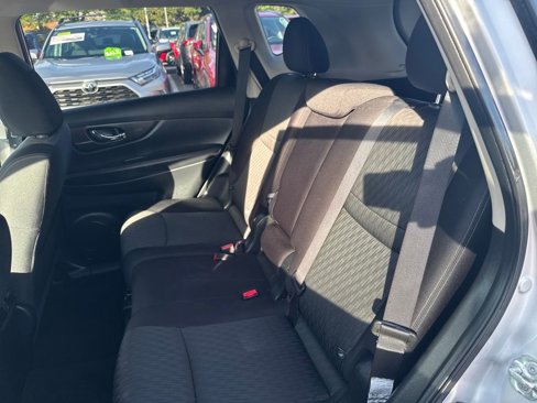 Used 2018 Nissan Rogue SV image 35