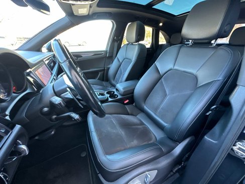 Used 2021 Porsche Macan S image 5