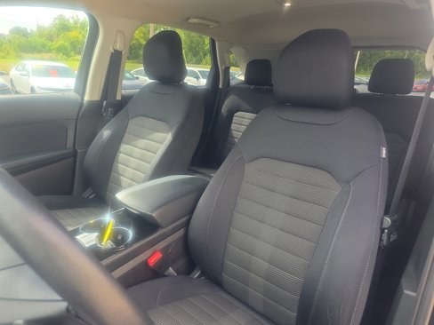 Used 2017 Ford Edge SEL image 12