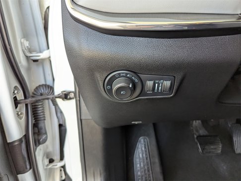 Used 2022 Jeep Compass Limited w/ Elite Group image 19
