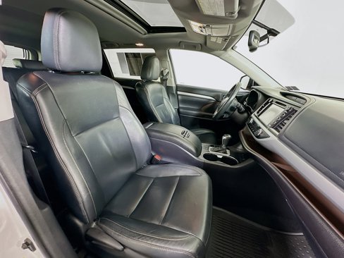 Used 2015 Toyota Highlander XLE image 29